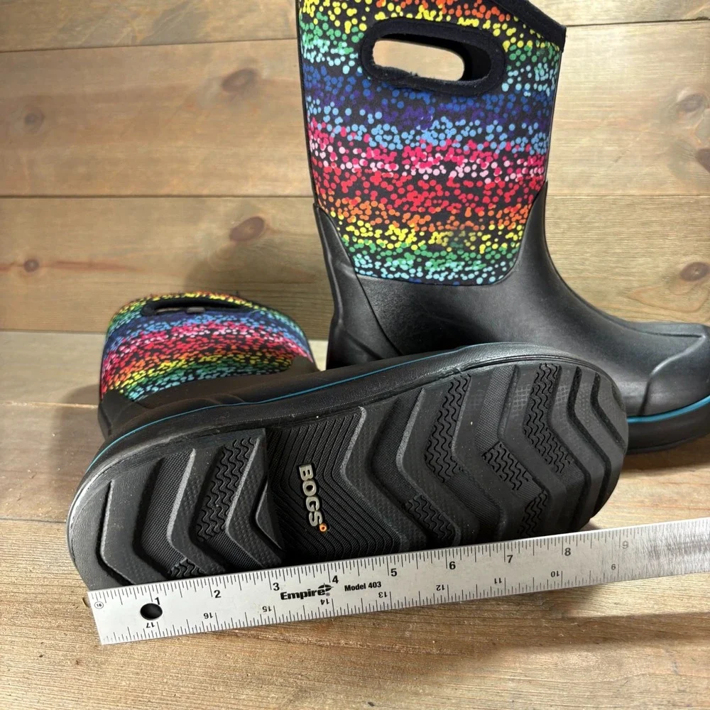 Bogs Classic II Girls size 6 shoes Black waterproof Rainbow snow boots